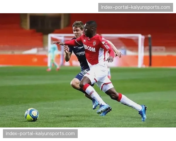 一座城市的等待：回顾欧塞尔重返法甲首个赛季的挣扎与希望