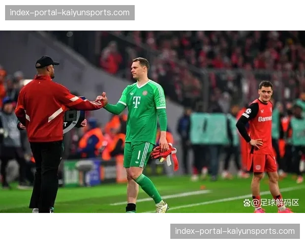 诺伊尔神扑后怒吼,安联球场瞬间被点燃 诺伊尔神扑后怒吼,安联球场瞬间被点燃